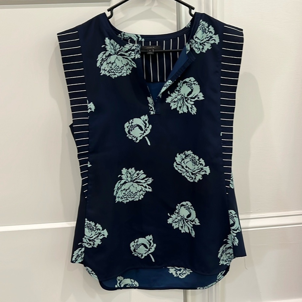 Jcrew women’s top. Navy with green detail, sz 6